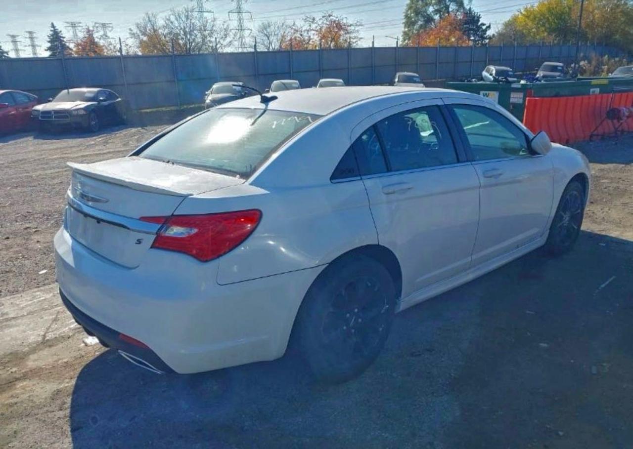 2014 CHRYSLER 200