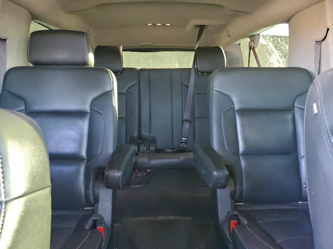 2016 CHEVROLET Suburban