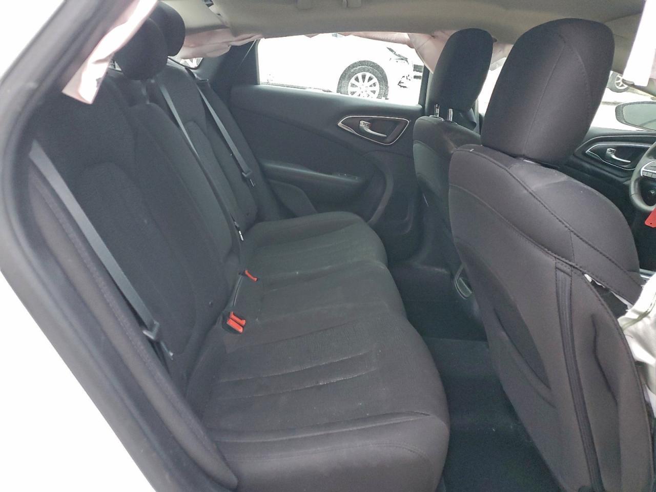 2016 CHRYSLER 200