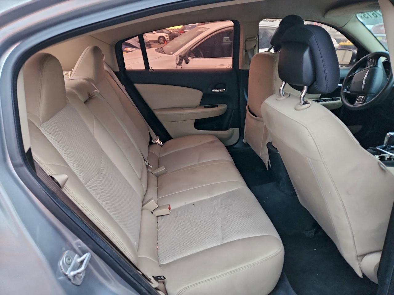2013 CHRYSLER 200