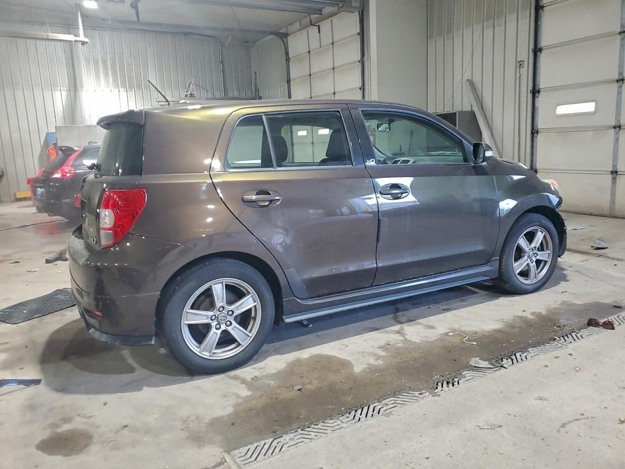 2011 TOYOTA SCION