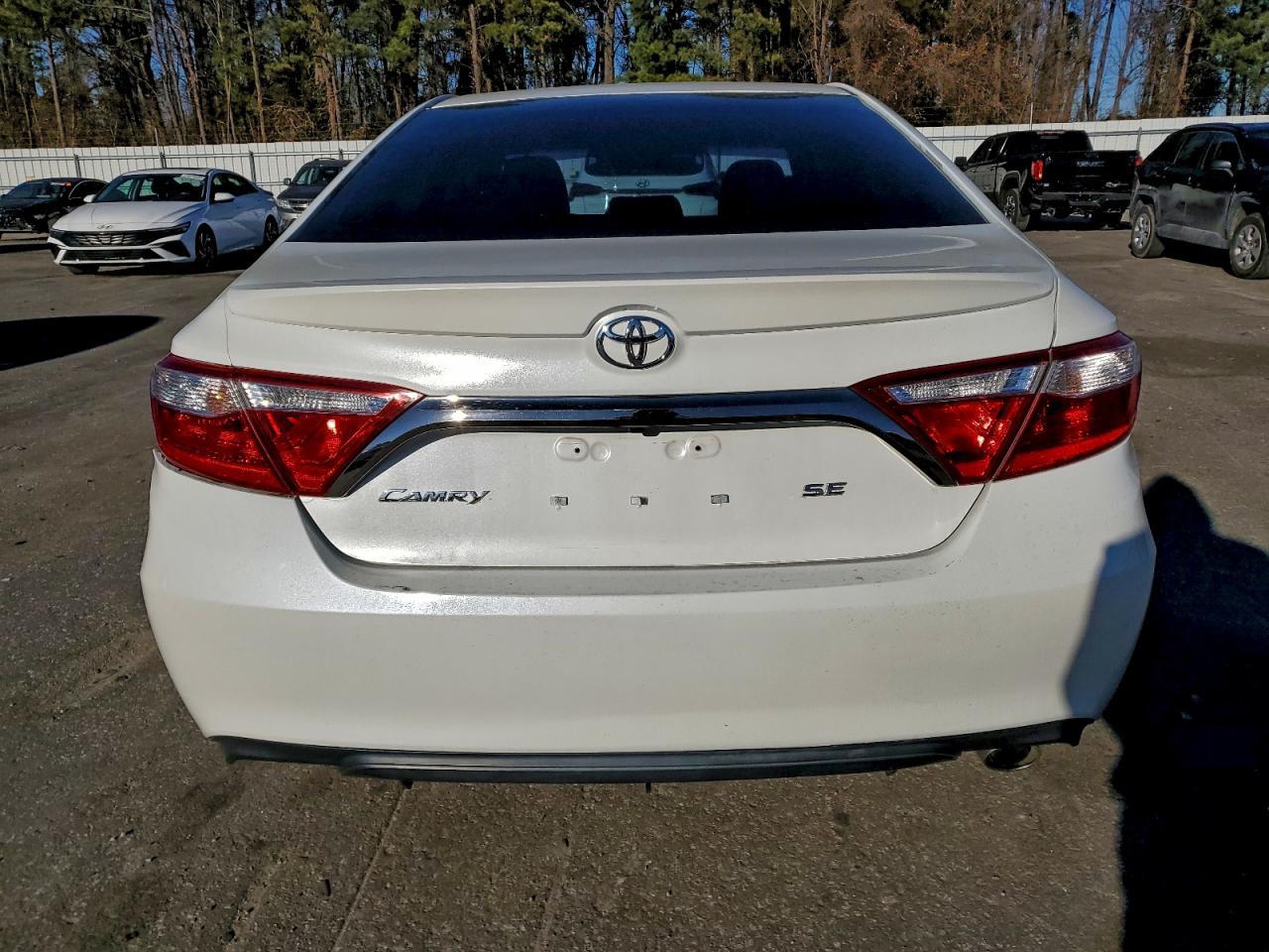 2016 TOYOTA CAMRY