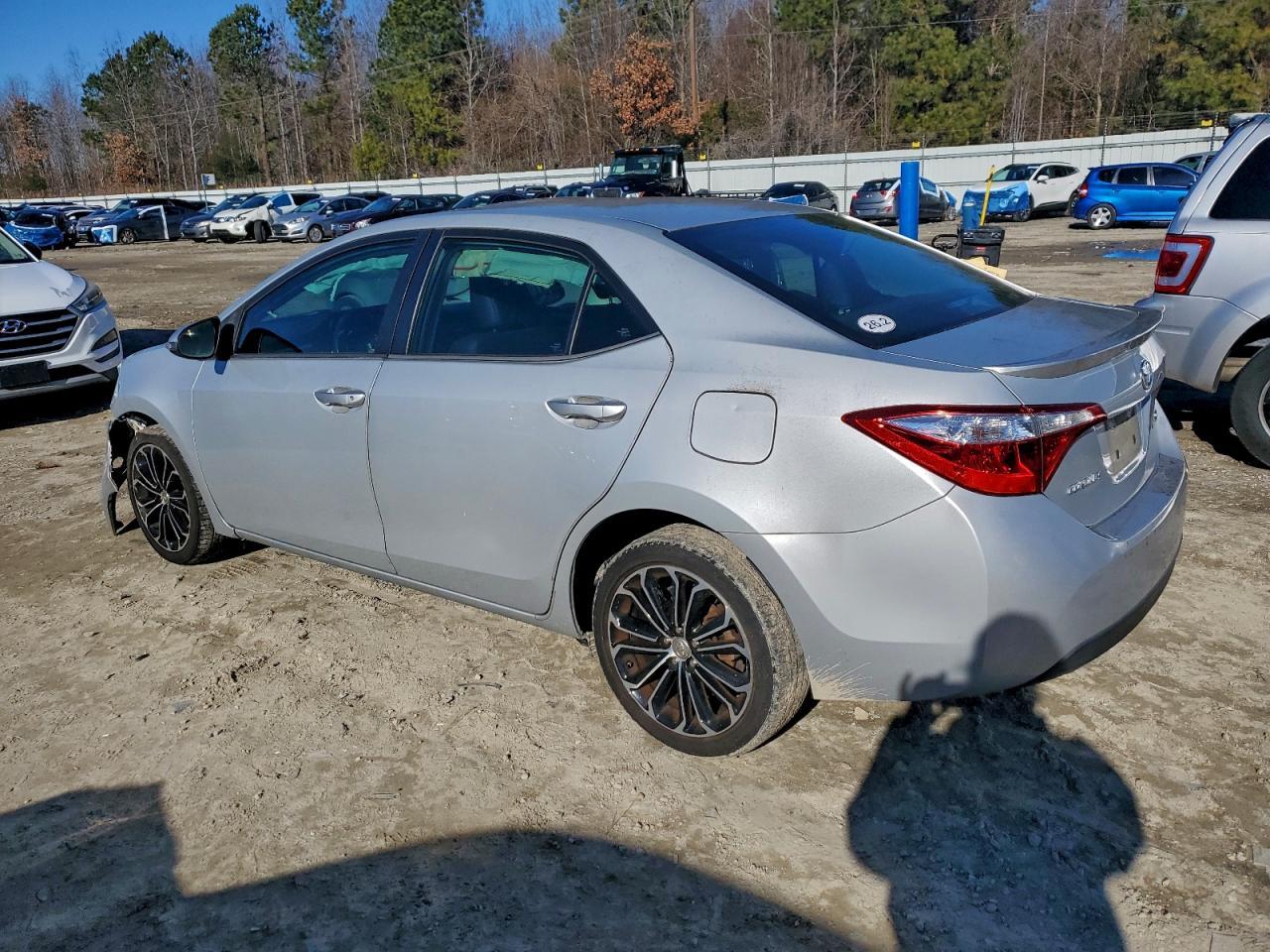 2015 TOYOTA COROLLA