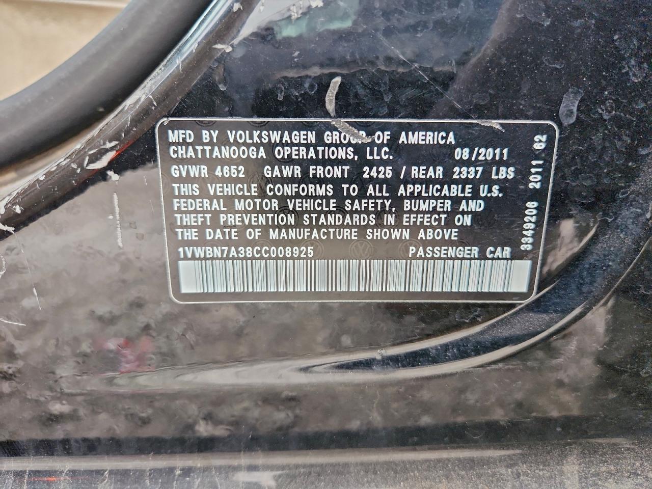 2012 VOLKSWAGEN Passat