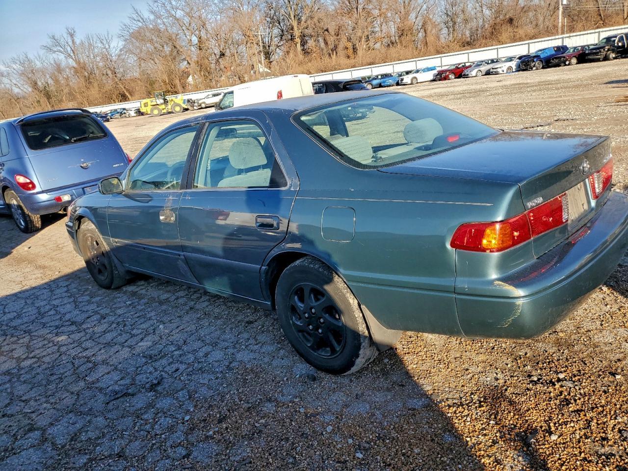 2001 TOYOTA CAMRY