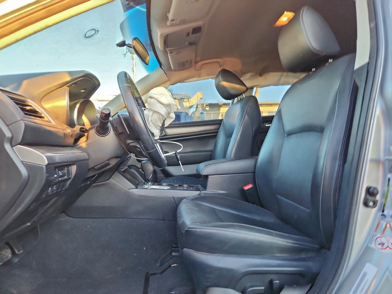 2016 SUBARU Legacy