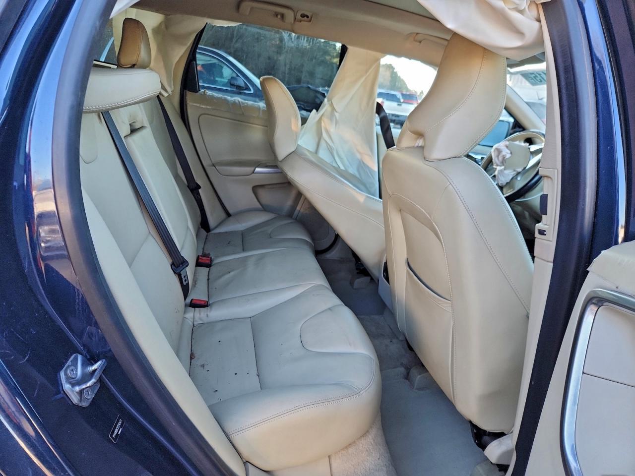 2015 VOLVO XC60