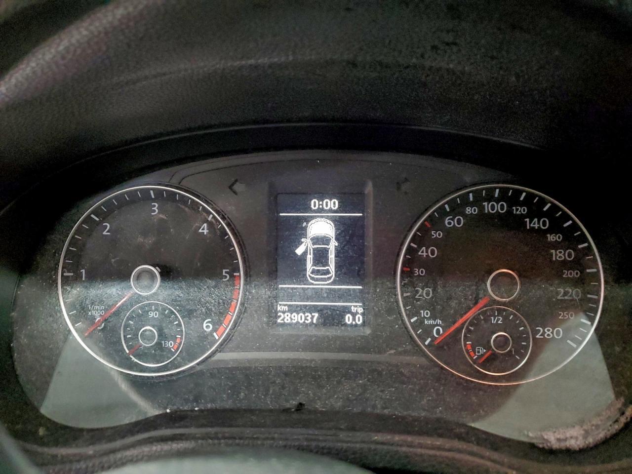2012 VOLKSWAGEN Passat
