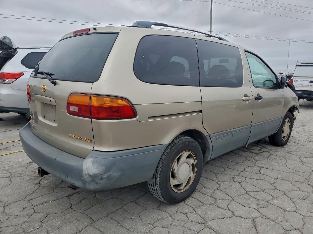 2000 TOYOTA SIENNA