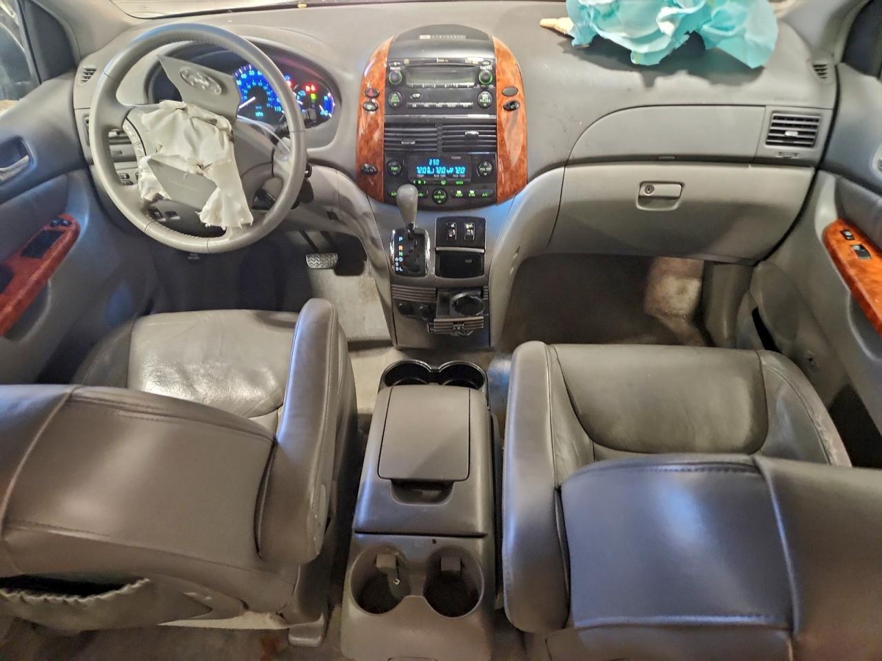 2006 TOYOTA SIENNA