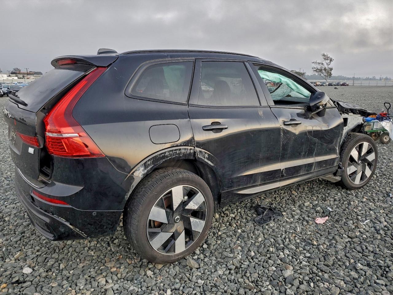 2024 VOLVO XC60