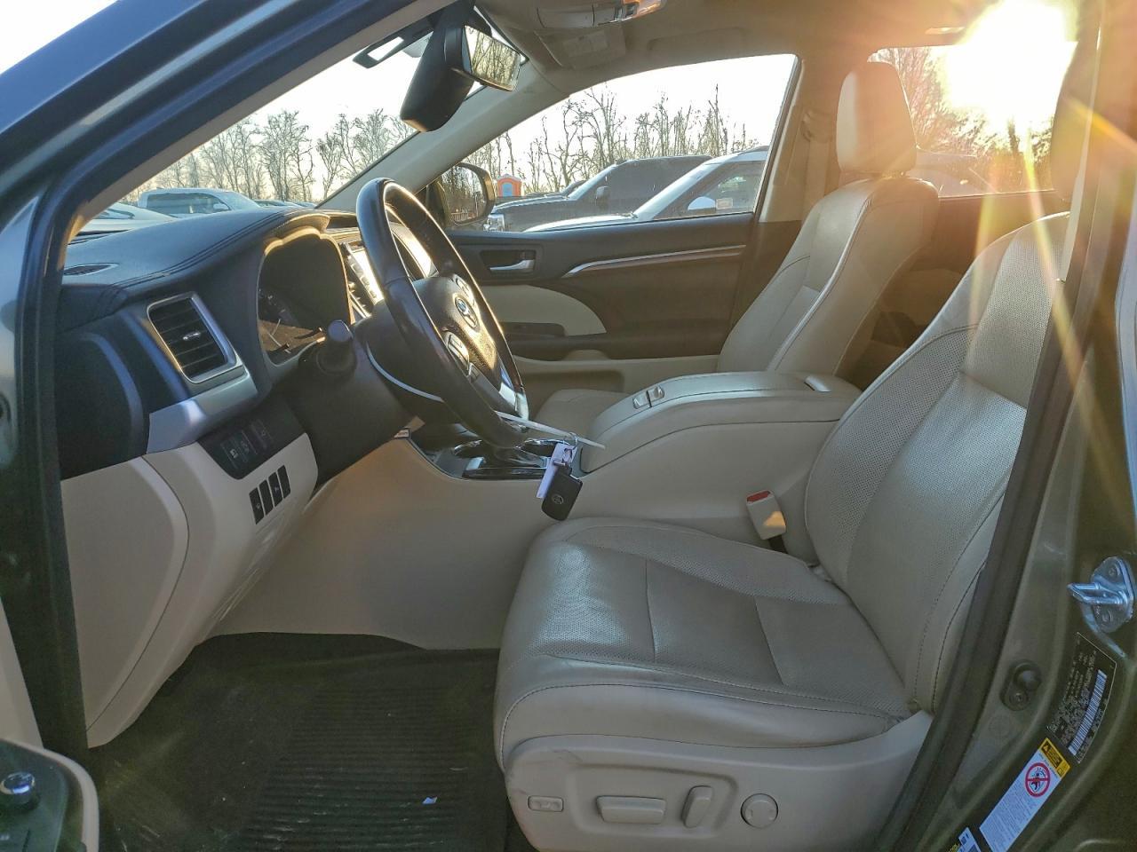 2017 TOYOTA HIGHLANDER