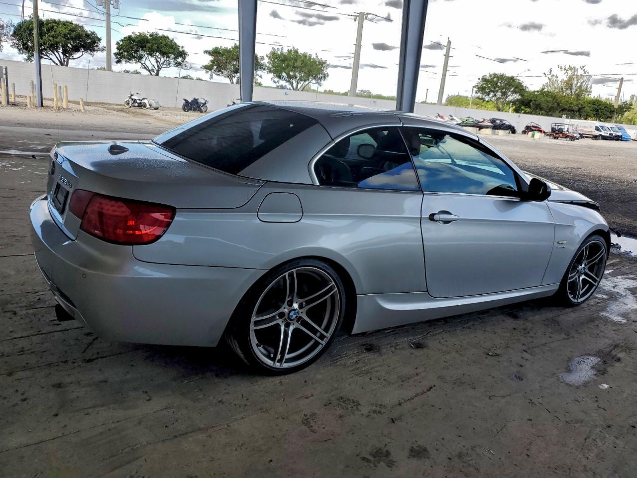 2011 BMW 3 SERIES