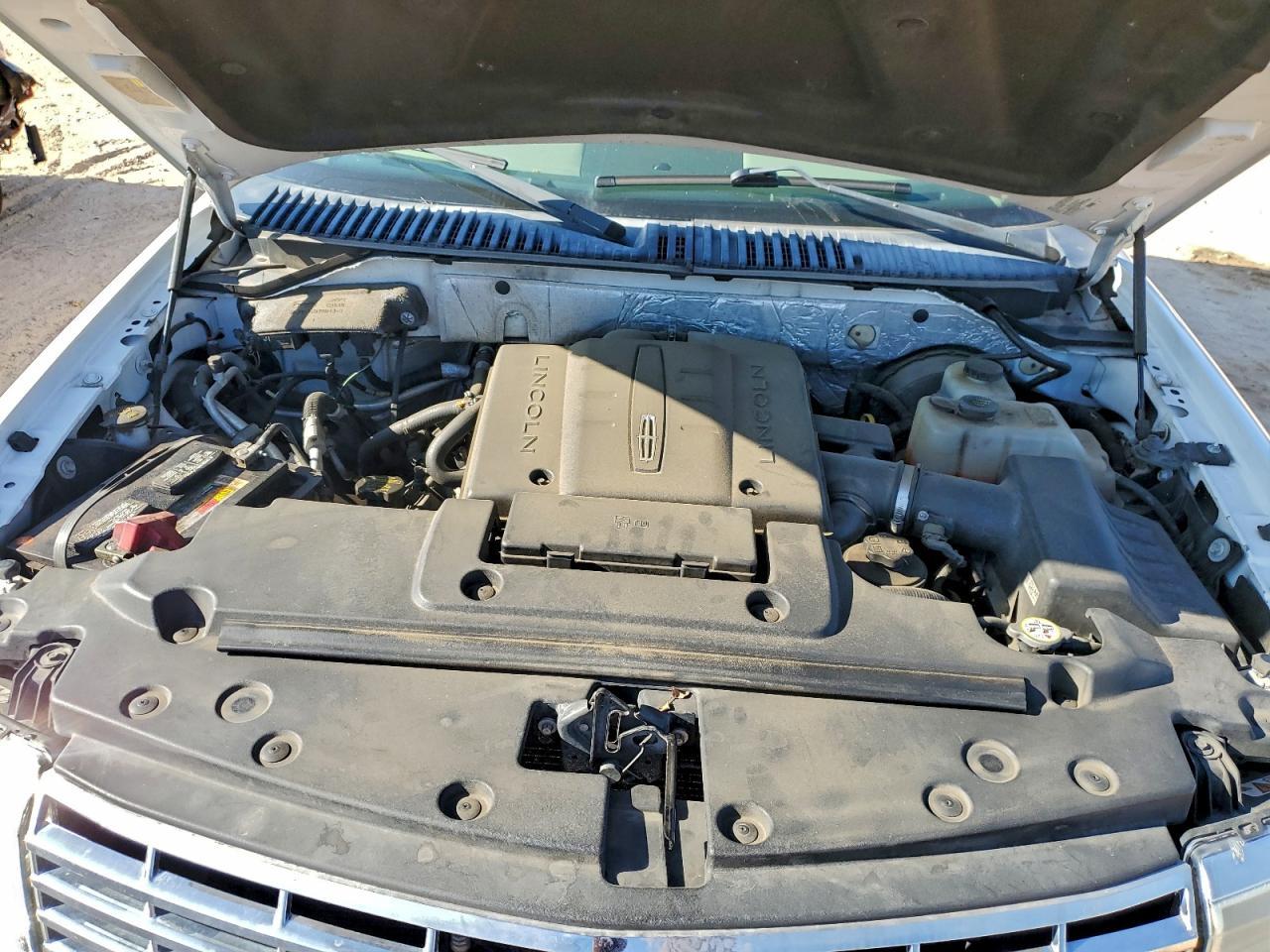 2012 LINCOLN Navigator