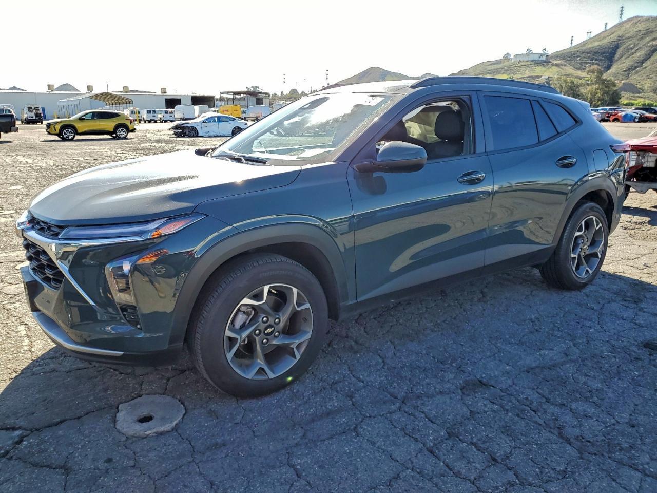 2025 CHEVROLET TRAX