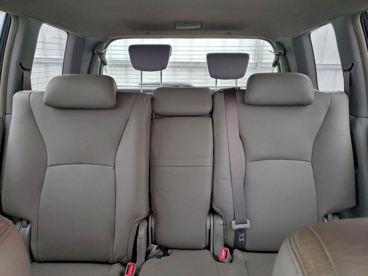 2004 TOYOTA HIGHLANDER