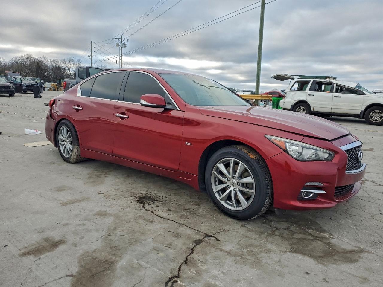 2016 INFINITI Q50