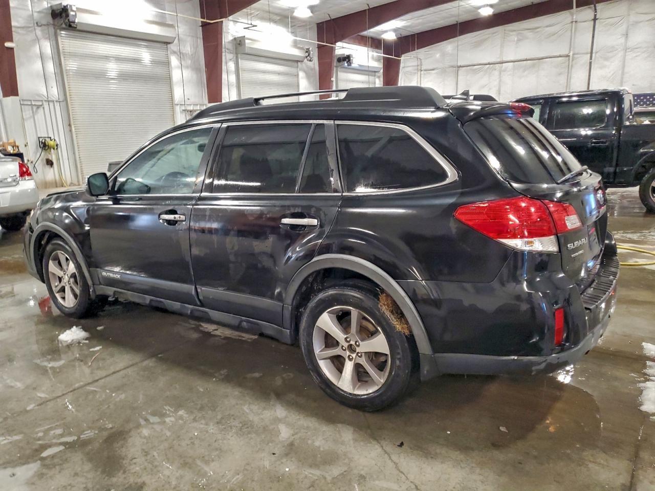 2013 SUBARU Outback