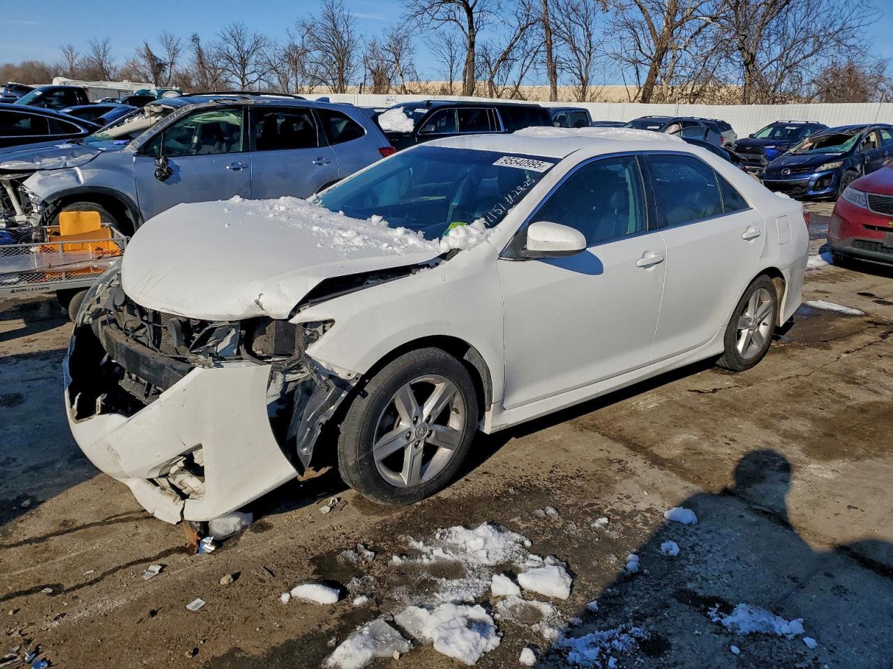 2014 TOYOTA CAMRY
