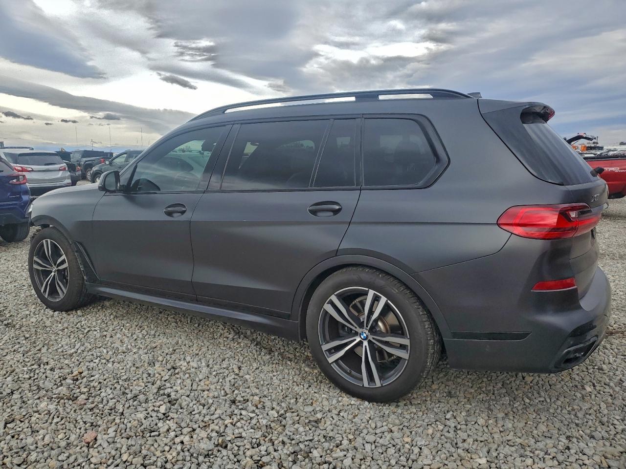 2022 BMW X7