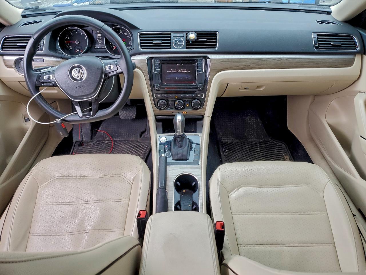 2017 VOLKSWAGEN Passat