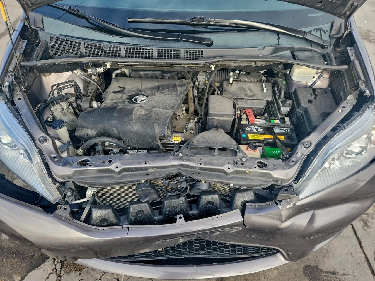 2012 TOYOTA SIENNA
