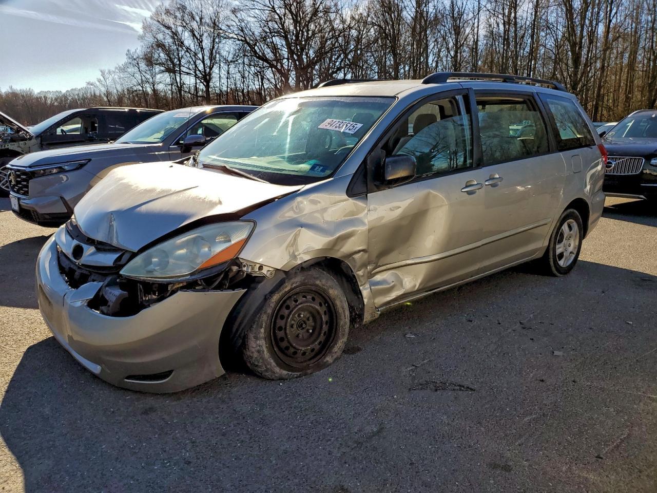 2009 TOYOTA SIENNA