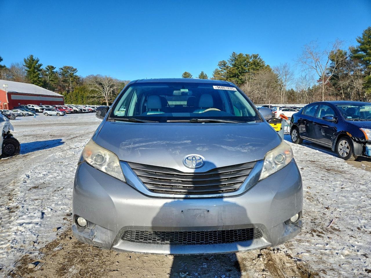 2013 TOYOTA SIENNA