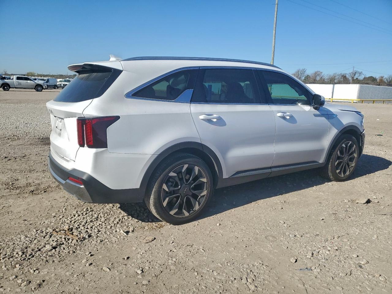 2025 KIA SORENTO
