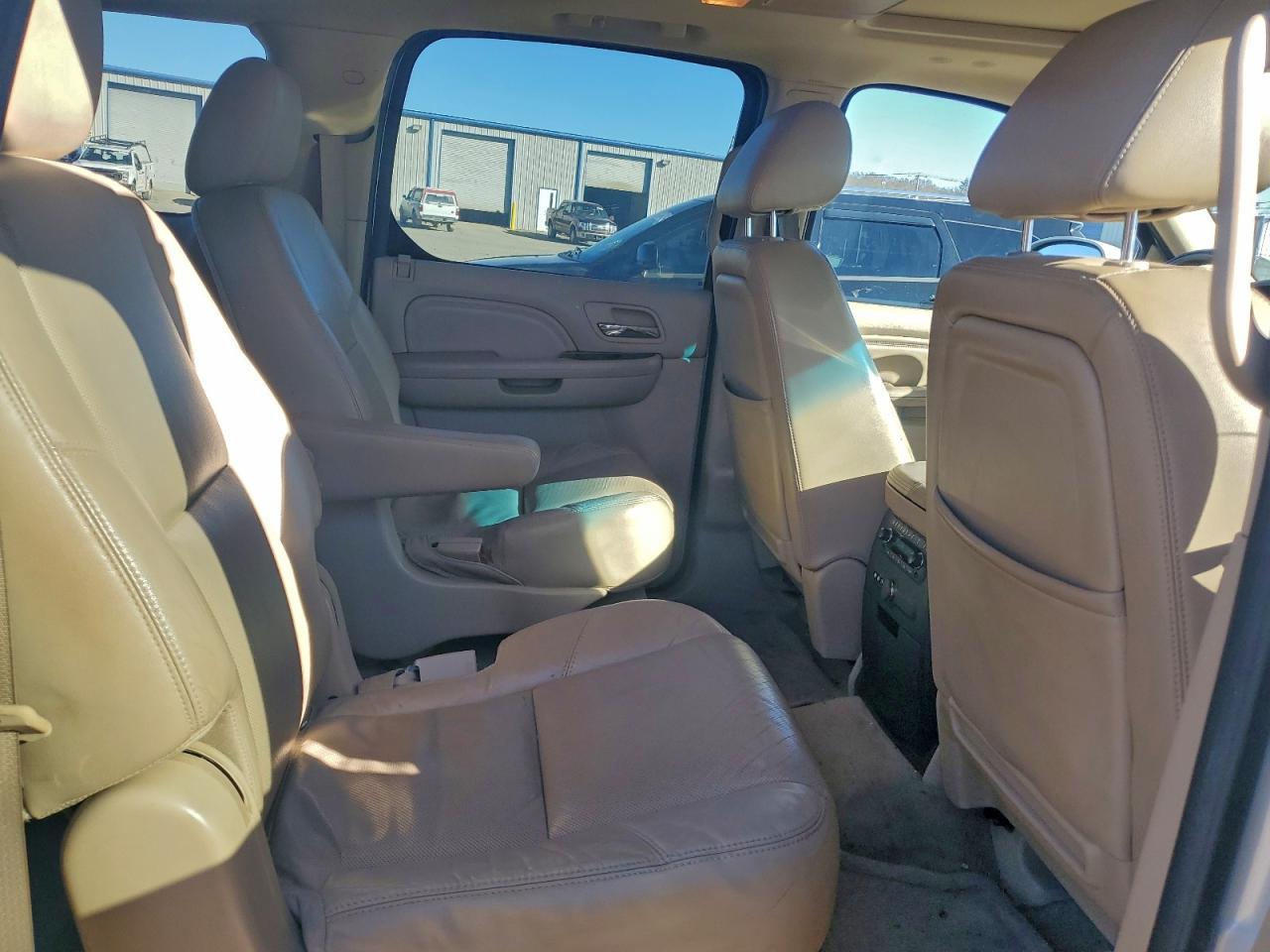 2011 CADILLAC Escalade ESV