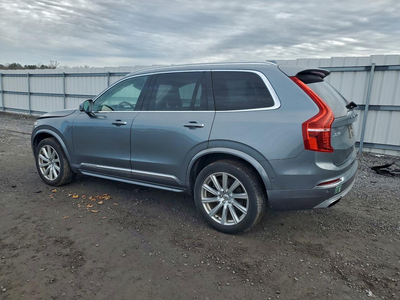 2016 VOLVO XC90