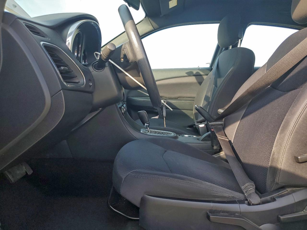 2013 CHRYSLER 200