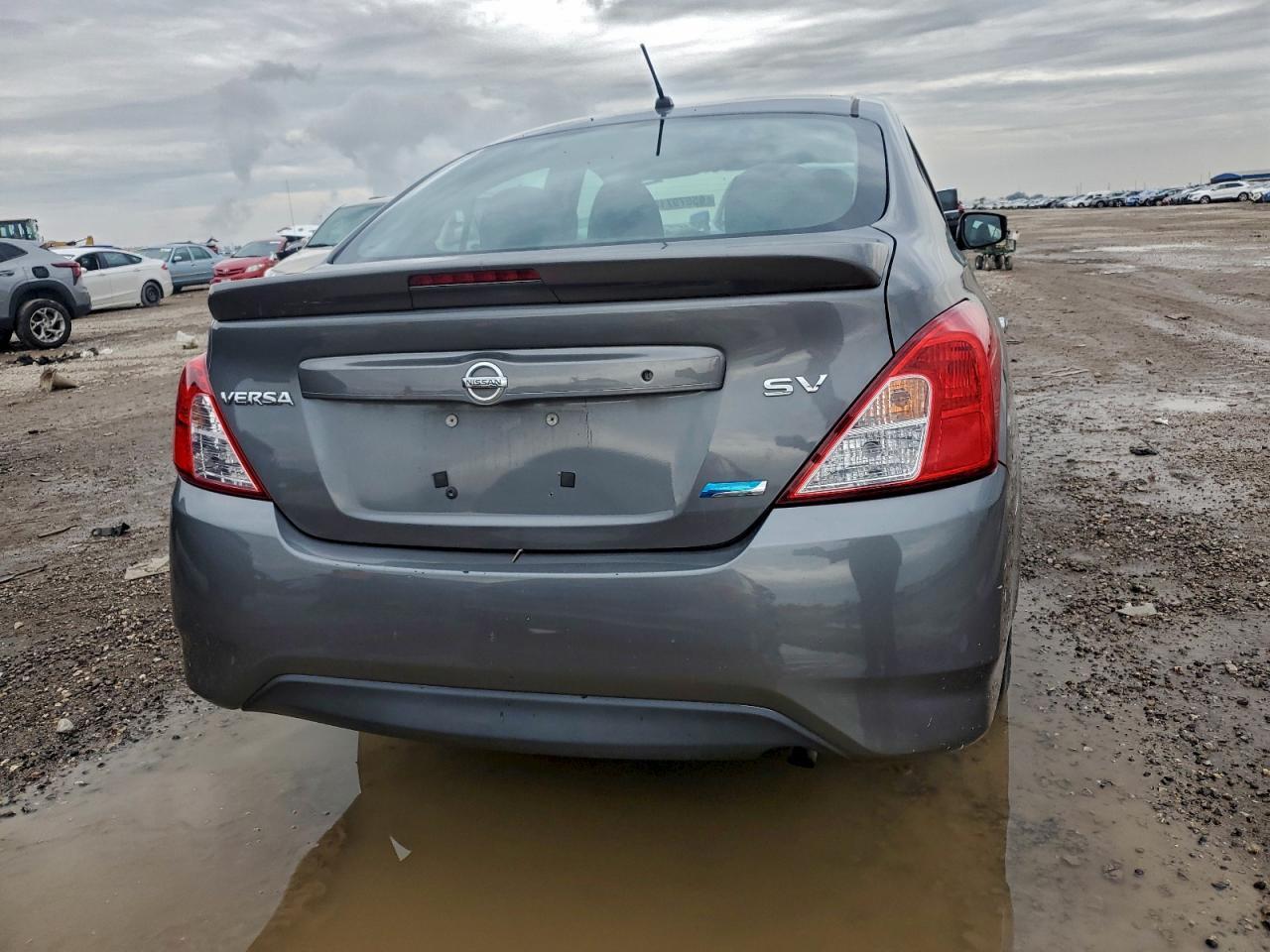 2016 NISSAN VERSA