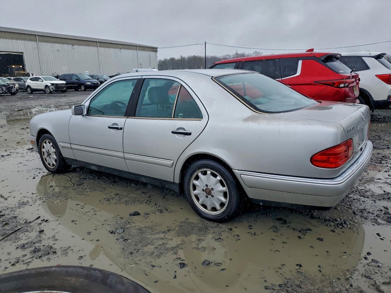1998 MERCEDES-BENZ E-Class