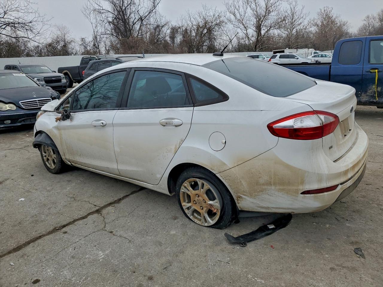 2015 FORD Fiesta