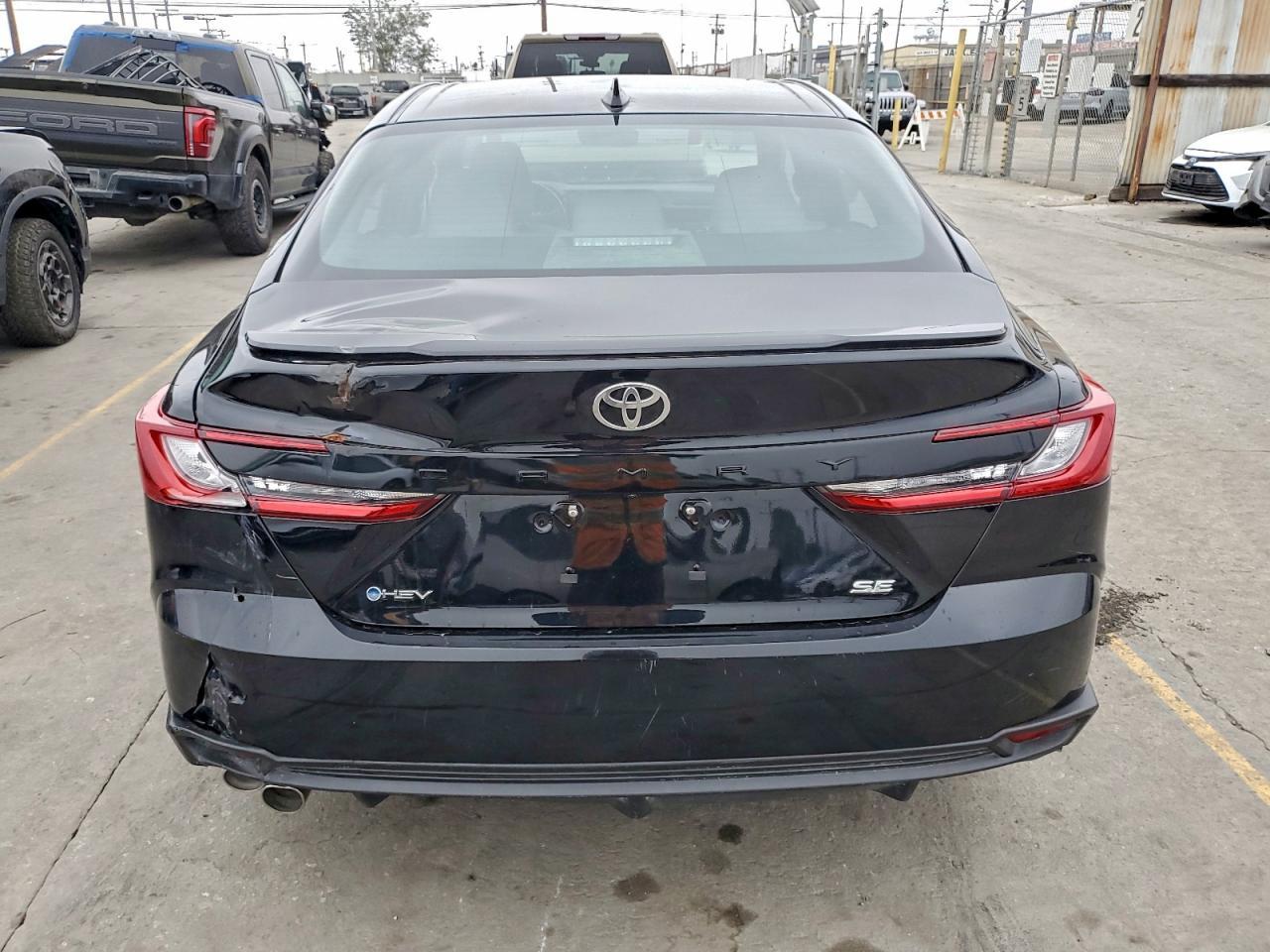 2025 TOYOTA CAMRY