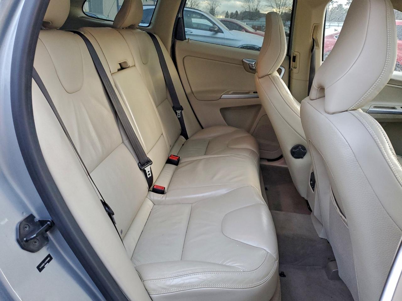 2010 VOLVO XC60