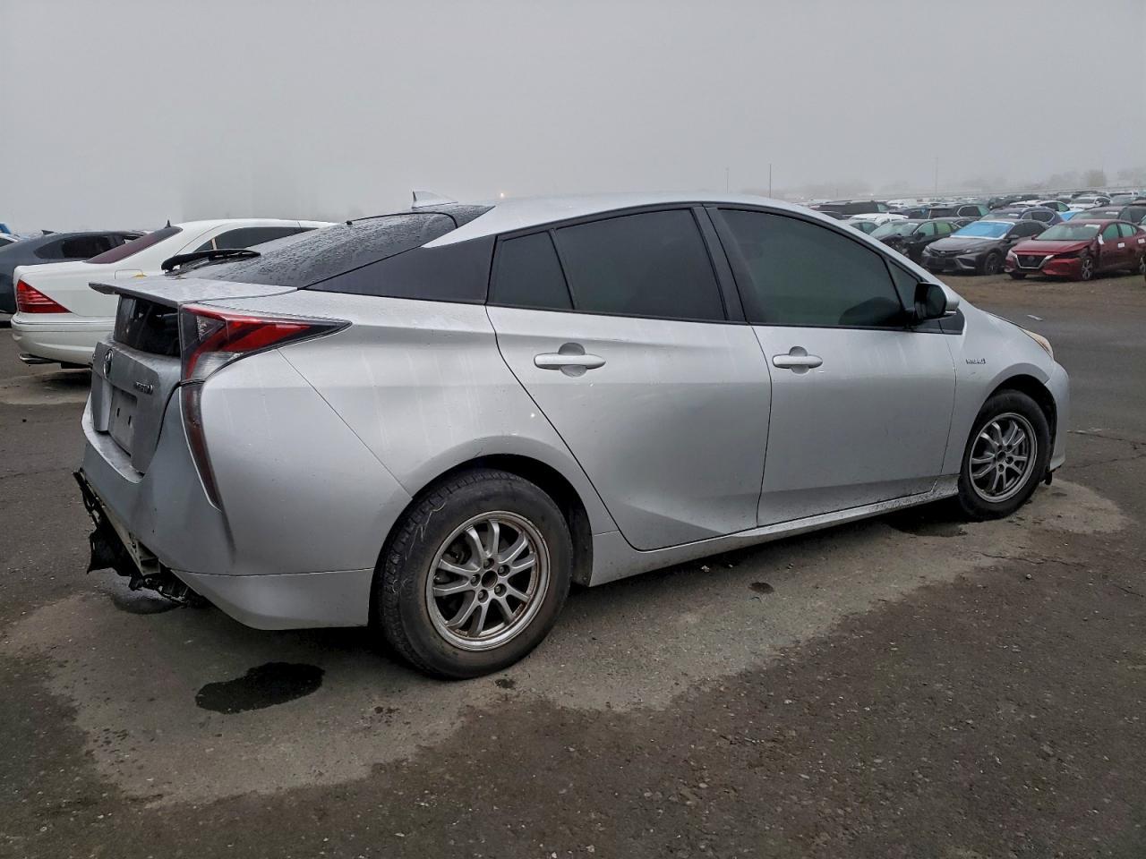 2016 TOYOTA PRIUS