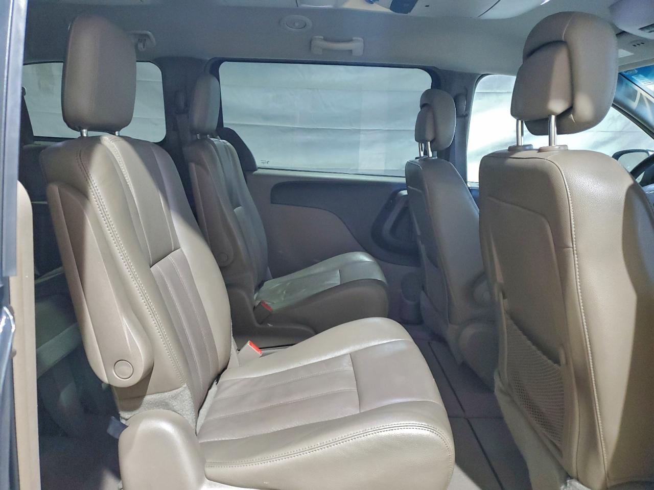 2012 CHRYSLER Town & Country