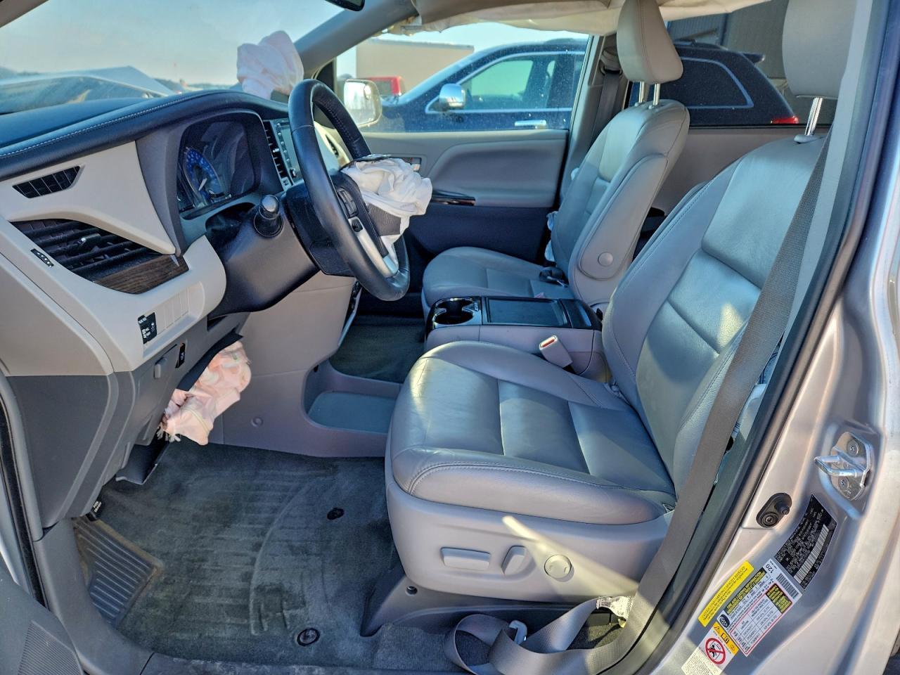 2018 TOYOTA SIENNA