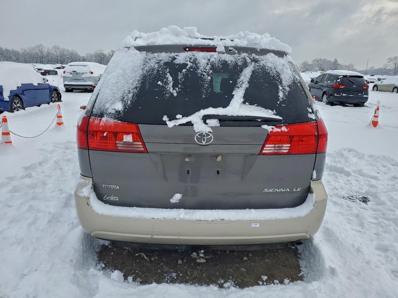 2004 TOYOTA SIENNA