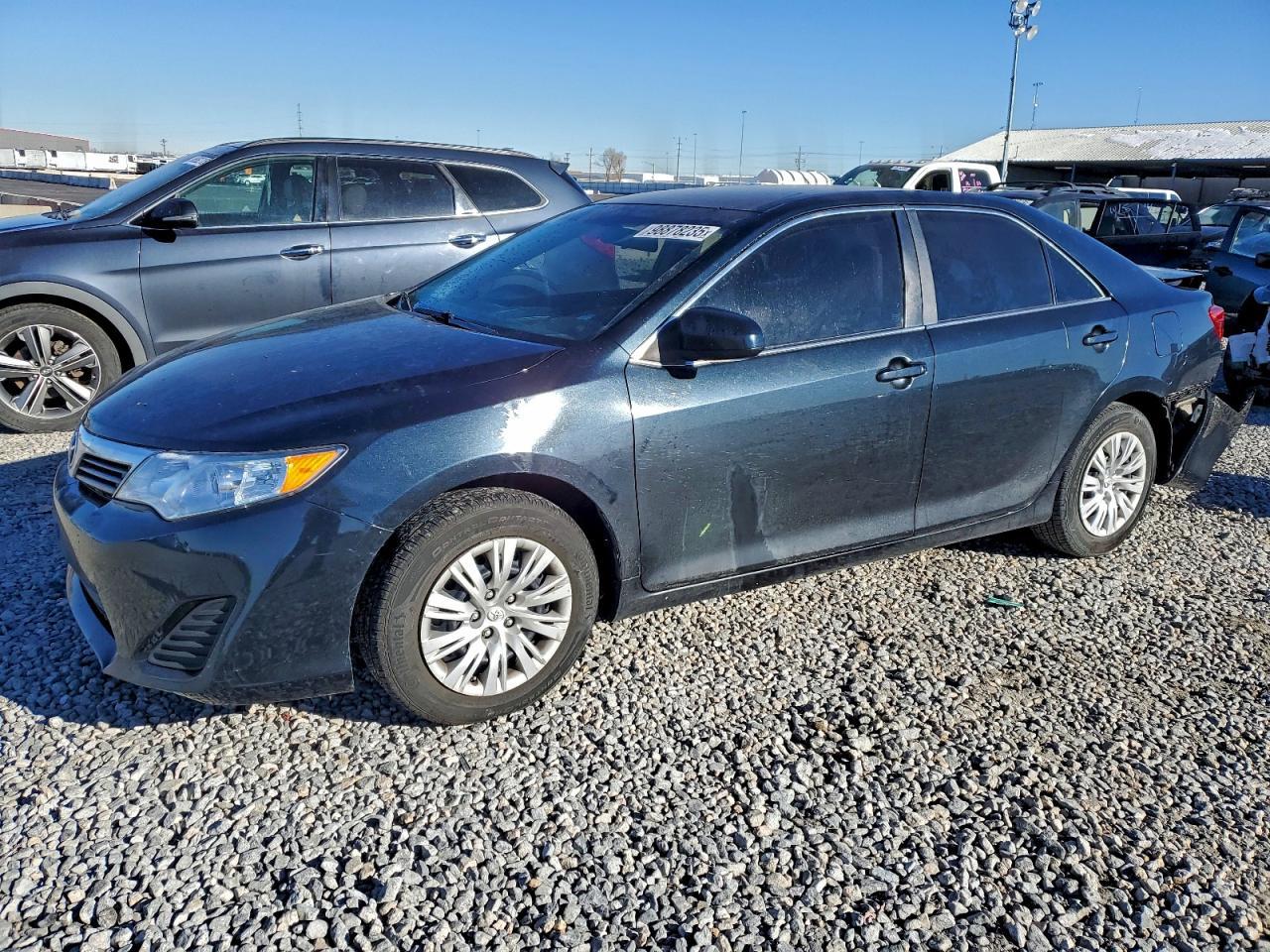 2014 TOYOTA CAMRY