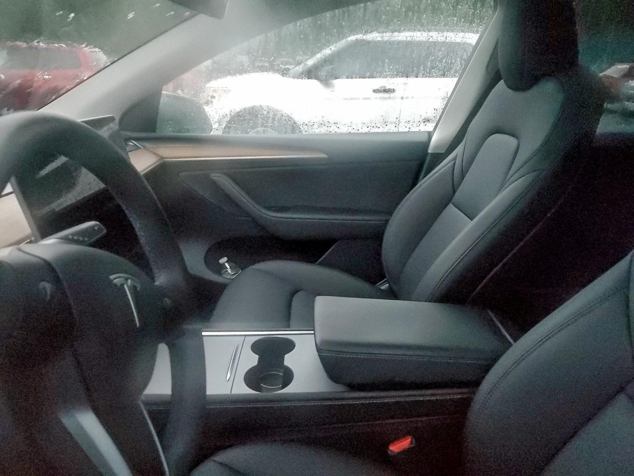 2025 TESLA MODEL Y