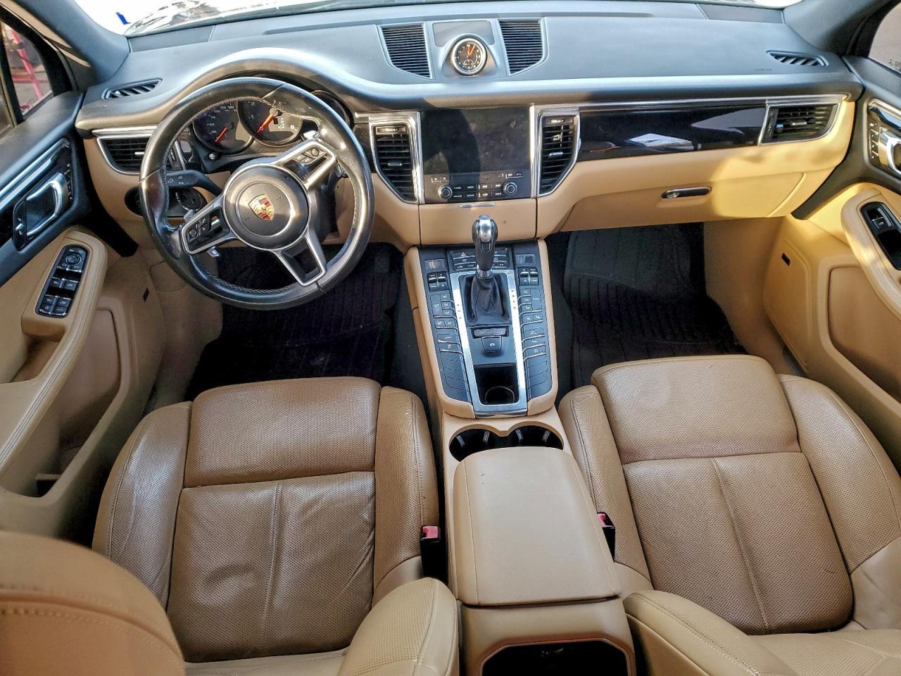 2017 PORSCHE Macan