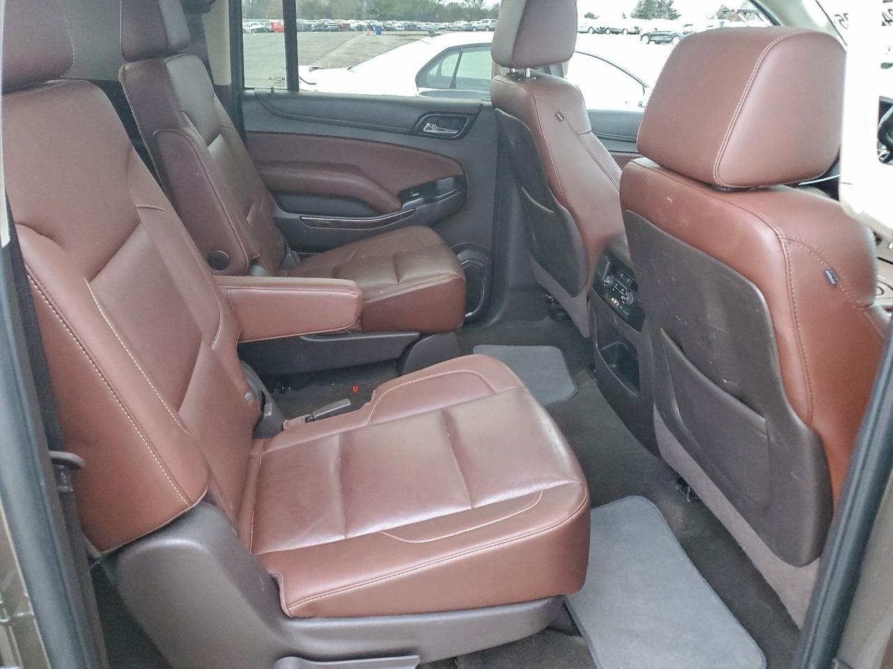 2016 CHEVROLET Suburban