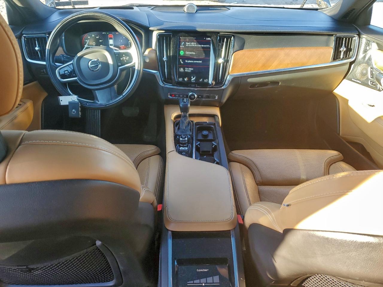 2018 VOLVO S90