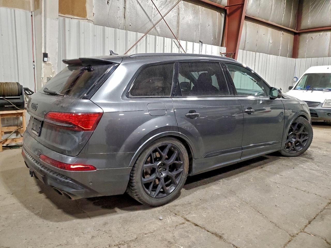 2025 AUDI SQ7