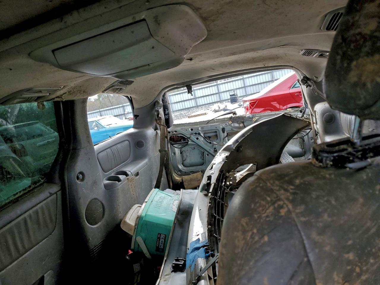 2004 TOYOTA SIENNA