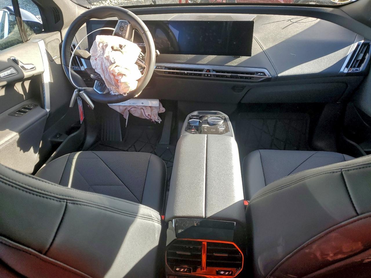 2025 BMW iX