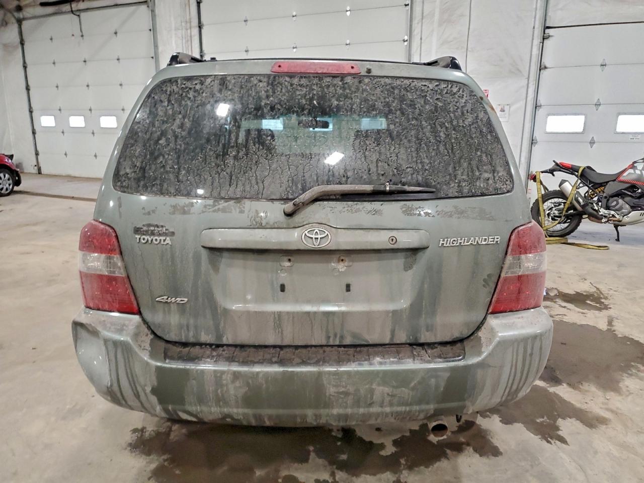 2005 TOYOTA HIGHLANDER